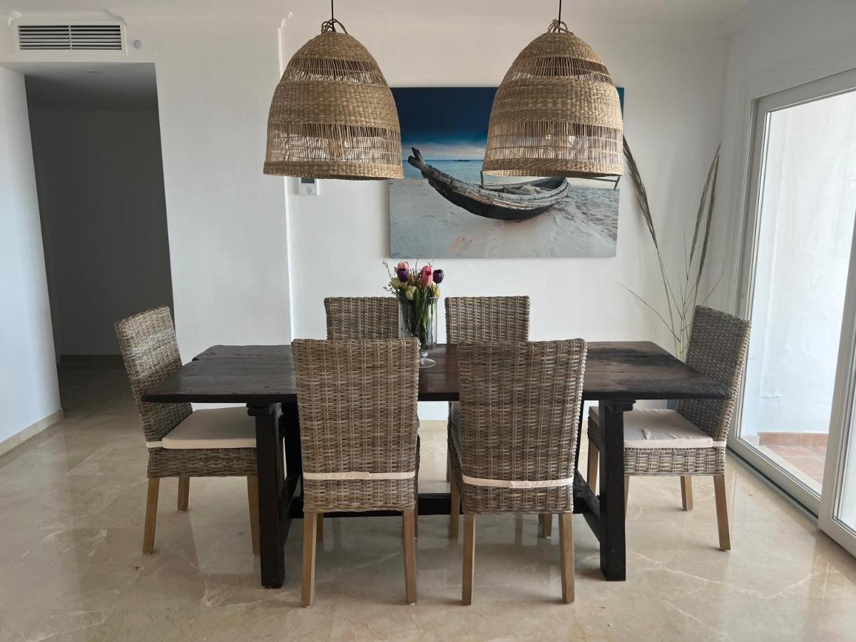 Playa Cristo Amazing Beach Terrace Appartment Estepona Buitenkant foto