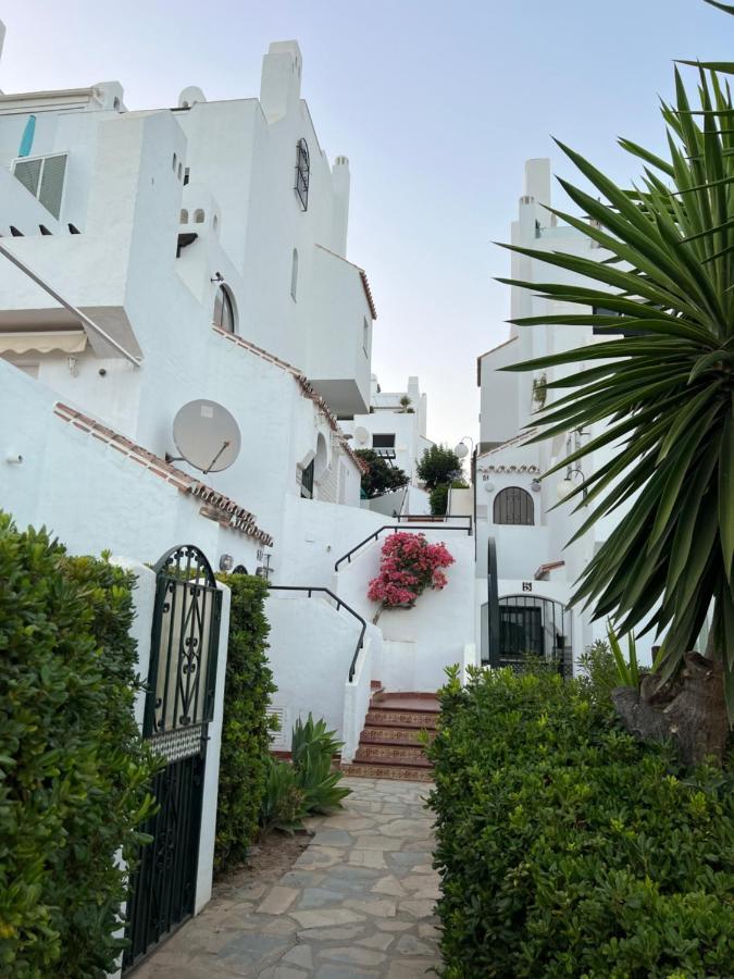Playa Cristo Amazing Beach Terrace Appartment Estepona Buitenkant foto