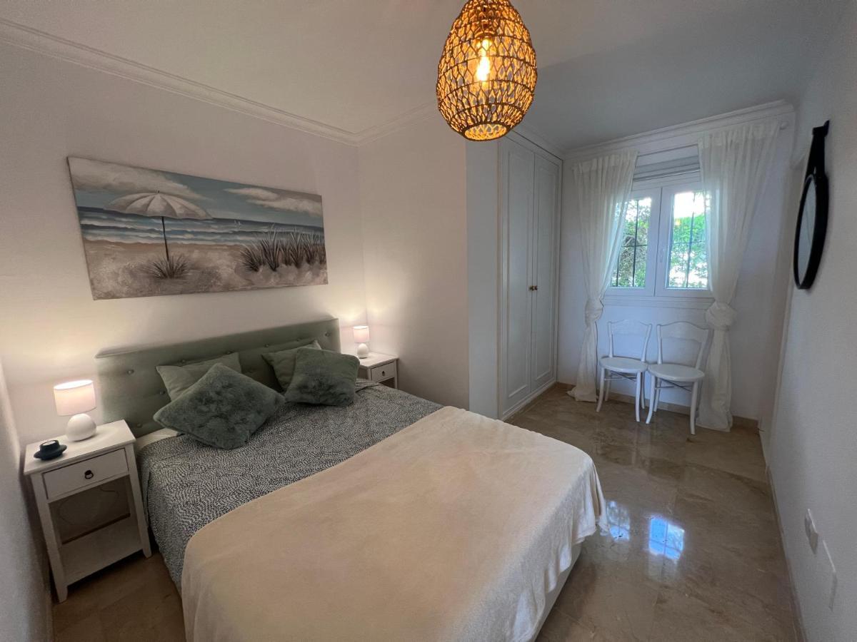 Playa Cristo Amazing Beach Terrace Appartment Estepona Buitenkant foto
