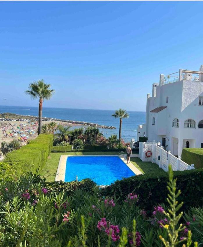 Playa Cristo Amazing Beach Terrace Appartment Estepona Buitenkant foto