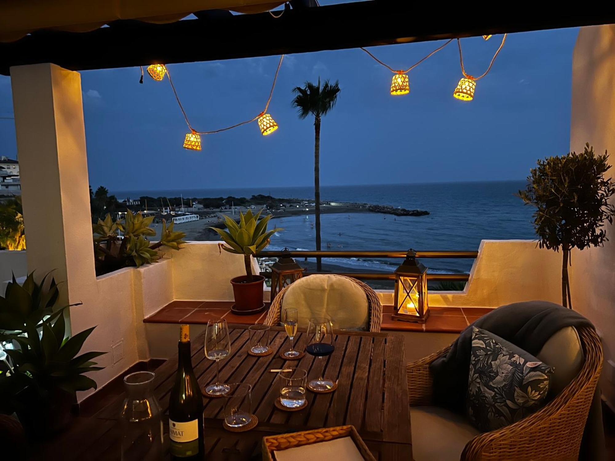 Playa Cristo Amazing Beach Terrace Appartment Estepona Buitenkant foto